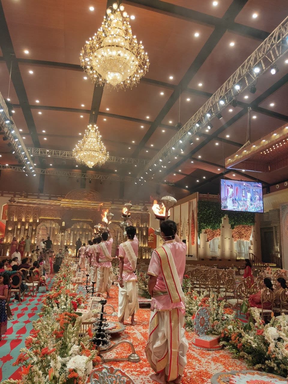 Our pandit team performing Ganga Aarti at a wedding